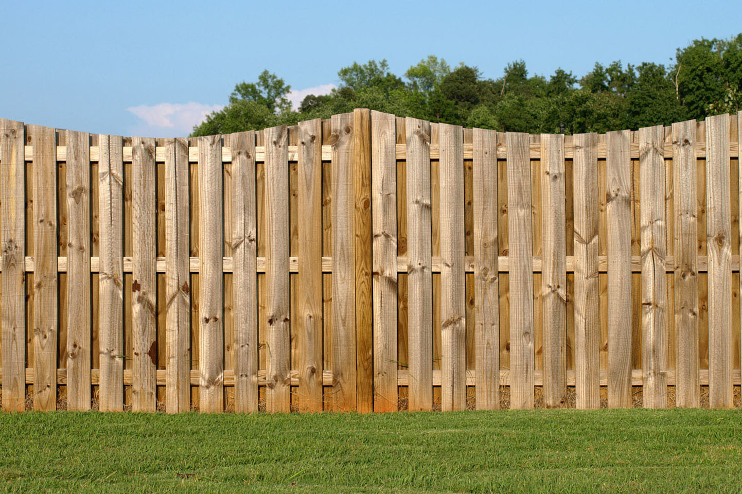 Wood Fence installation in South Florida
